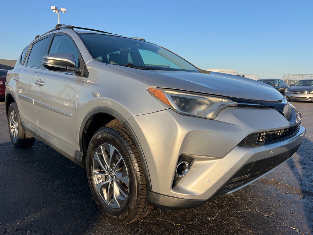 2018 Toyota Rav4 Image 1