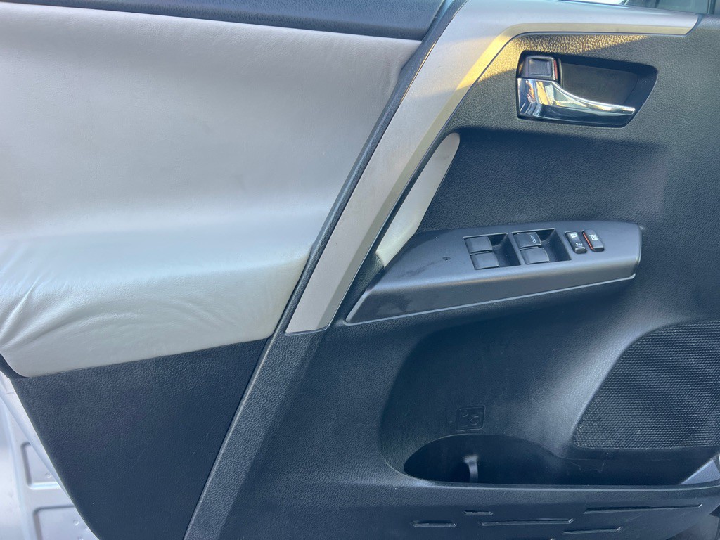 2018 Toyota Rav4 Image 8