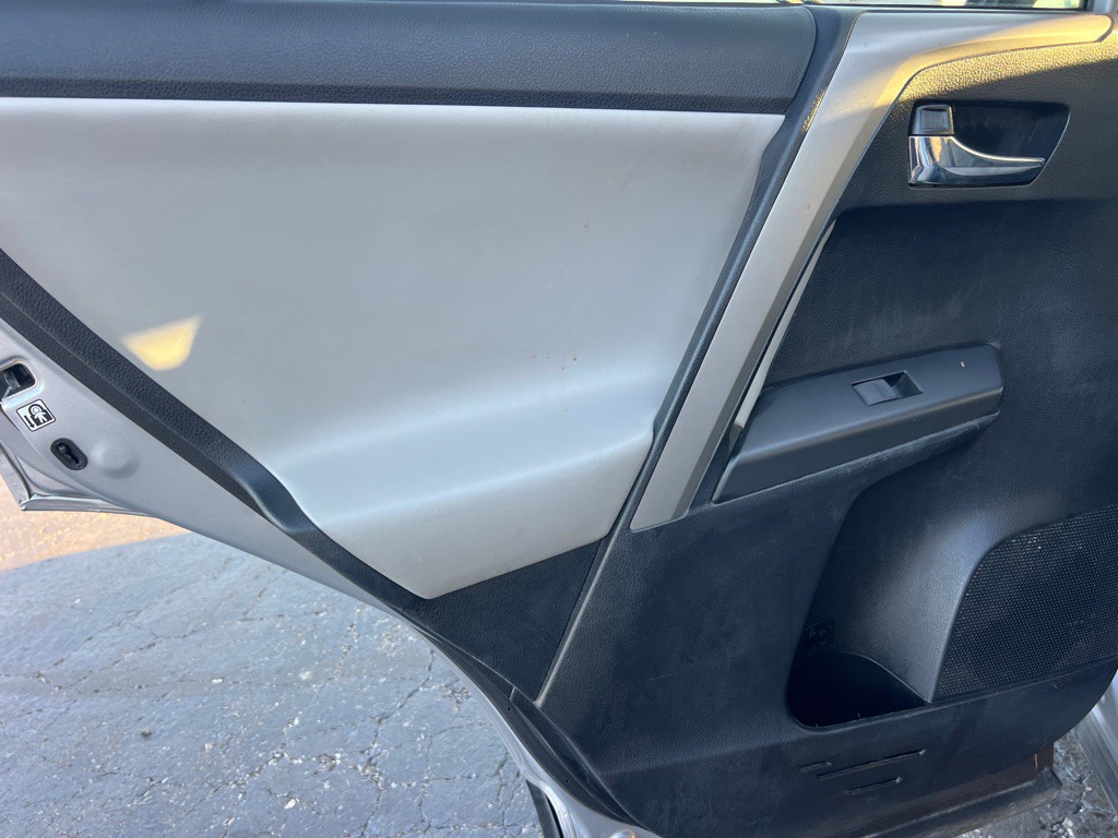 2018 Toyota Rav4 Image 9