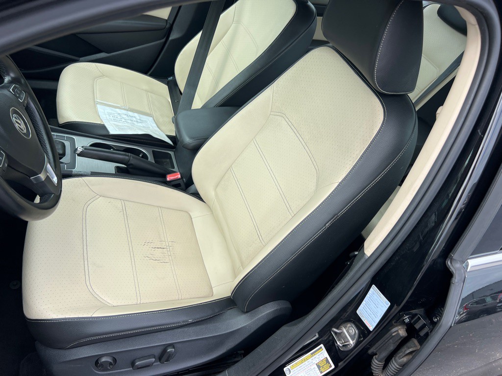 2014 Volkswagen Passat Image 11