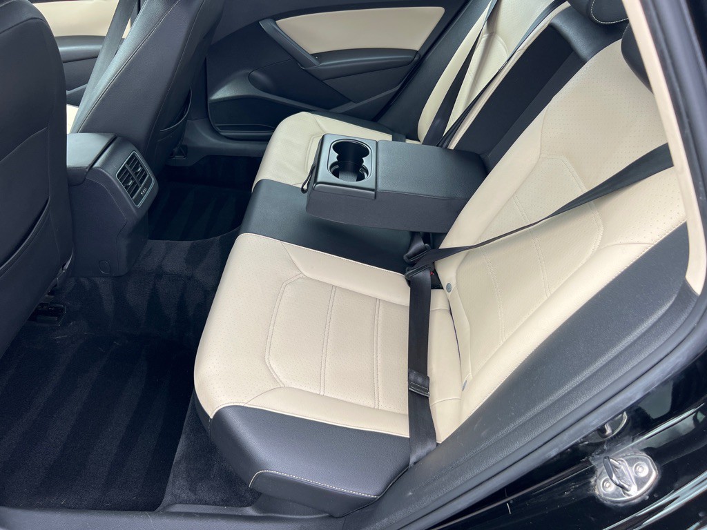 2014 Volkswagen Passat Image 13
