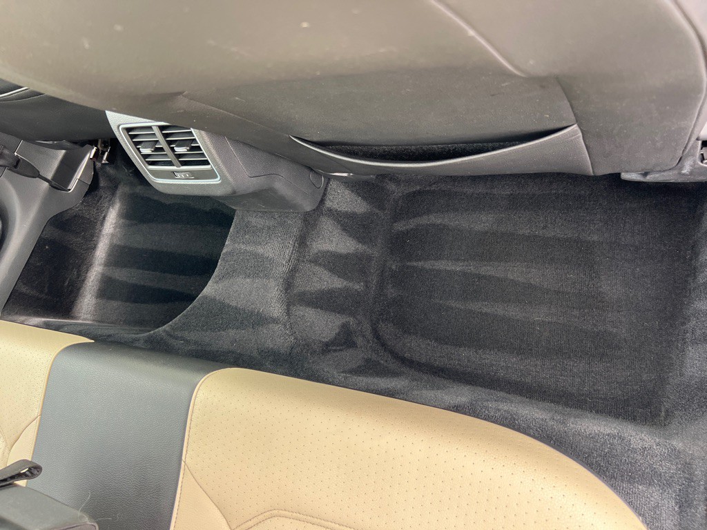 2014 Volkswagen Passat Image 16