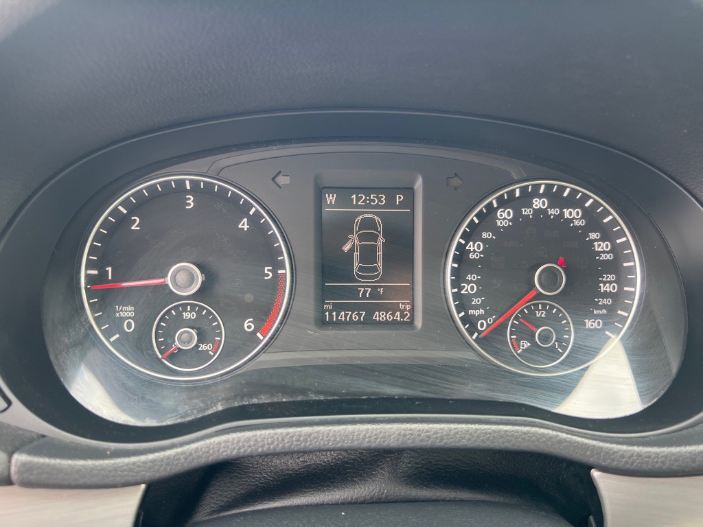 2014 Volkswagen Passat Image 28