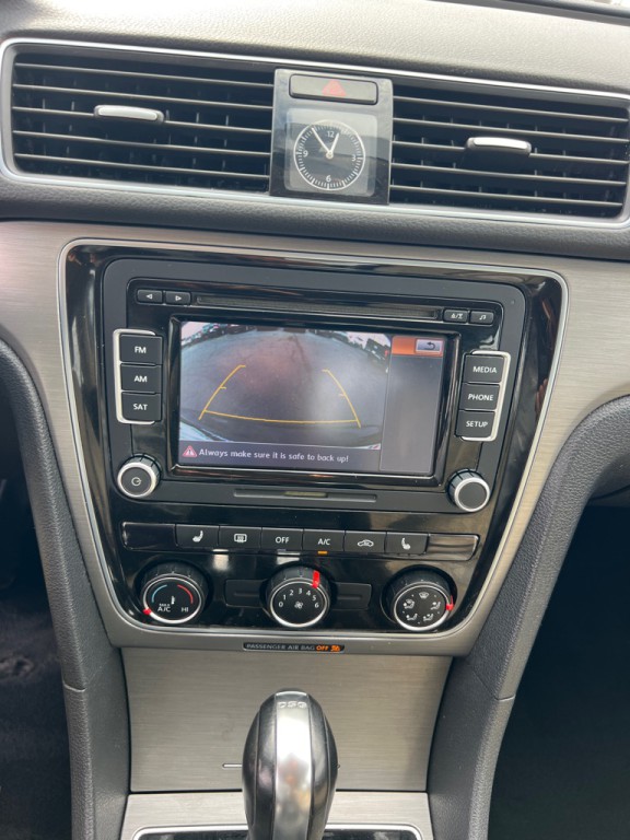 2014 Volkswagen Passat Image 31