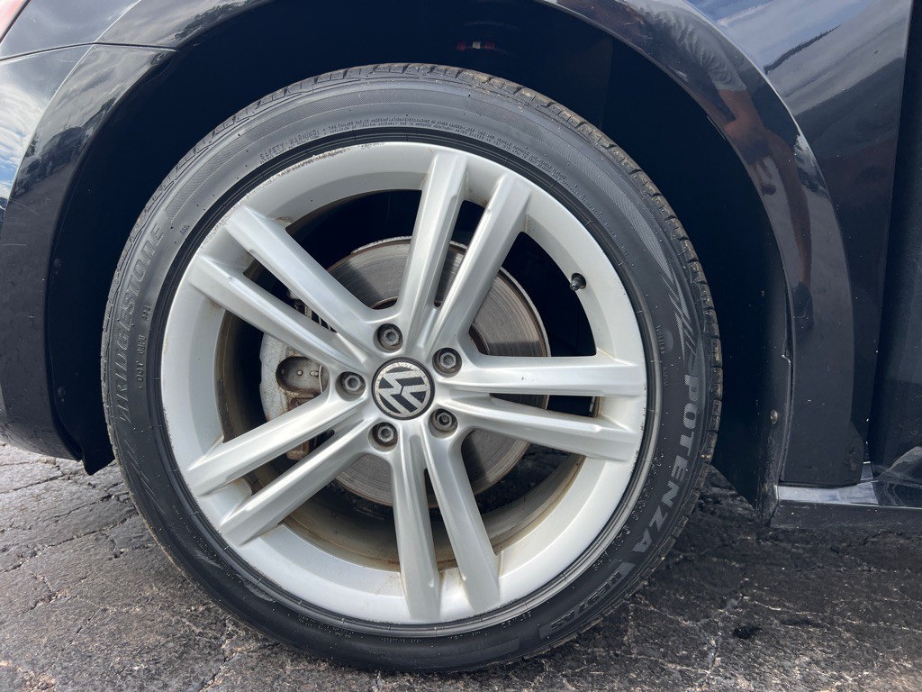 2014 Volkswagen Passat Image 36