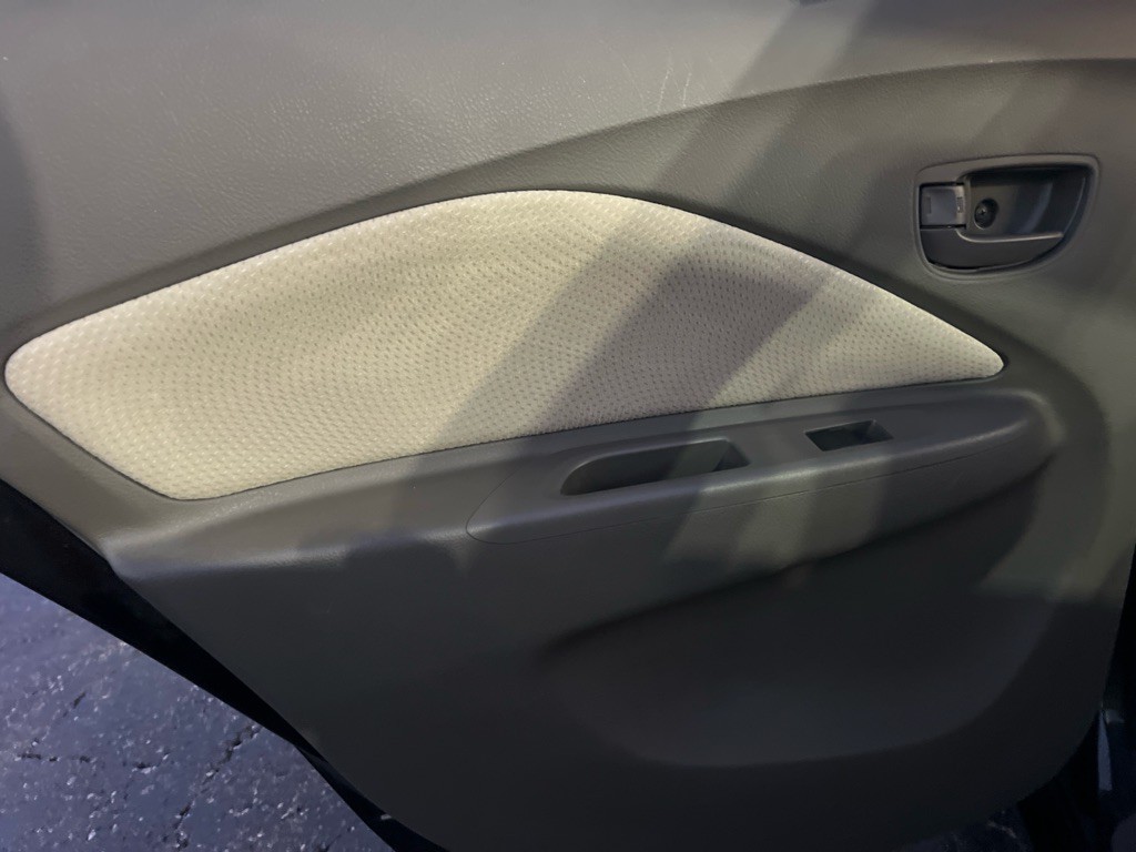 2012 Toyota Yaris Image 12