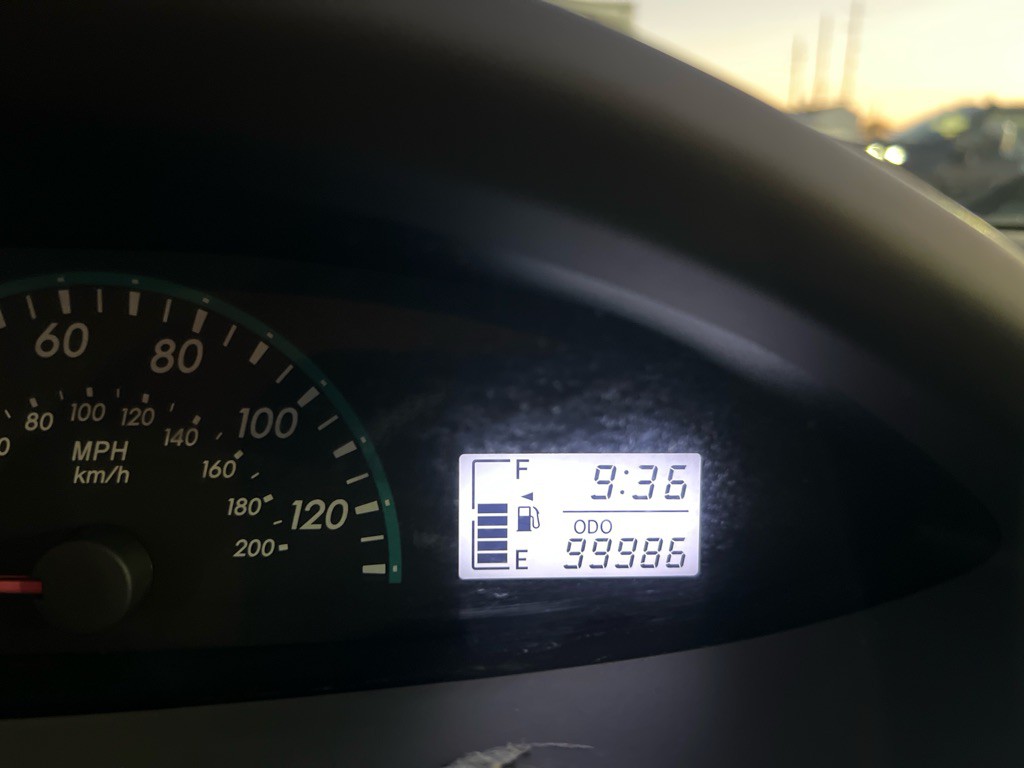 2012 Toyota Yaris Image 27