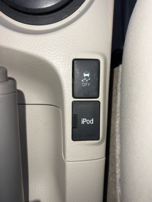 2012 Toyota Yaris Image 30