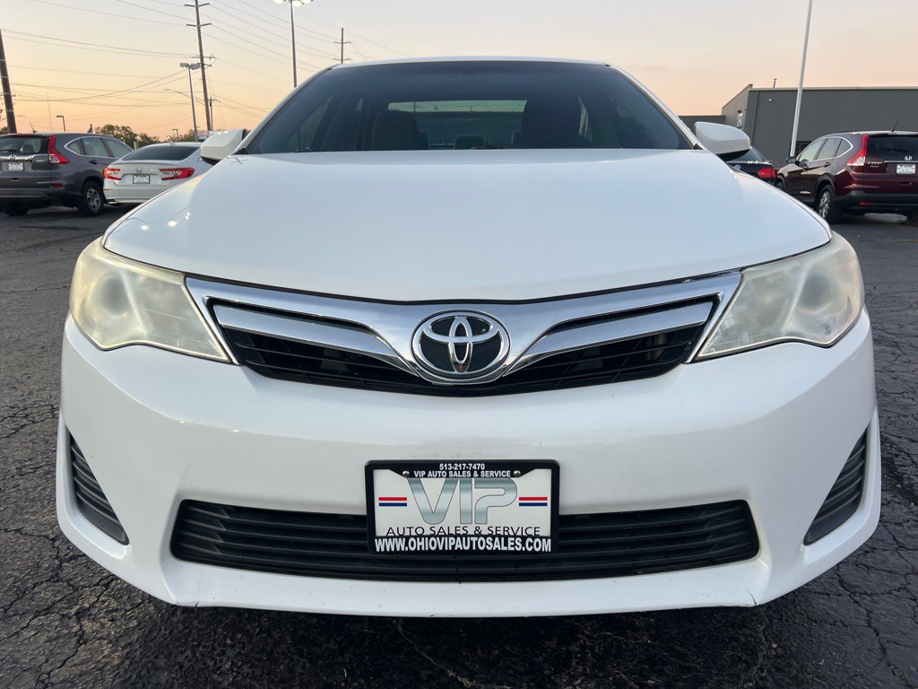 2014 Toyota Camry Image 2