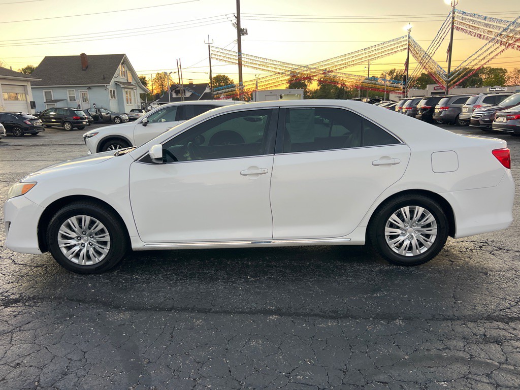 2014 Toyota Camry Image 4
