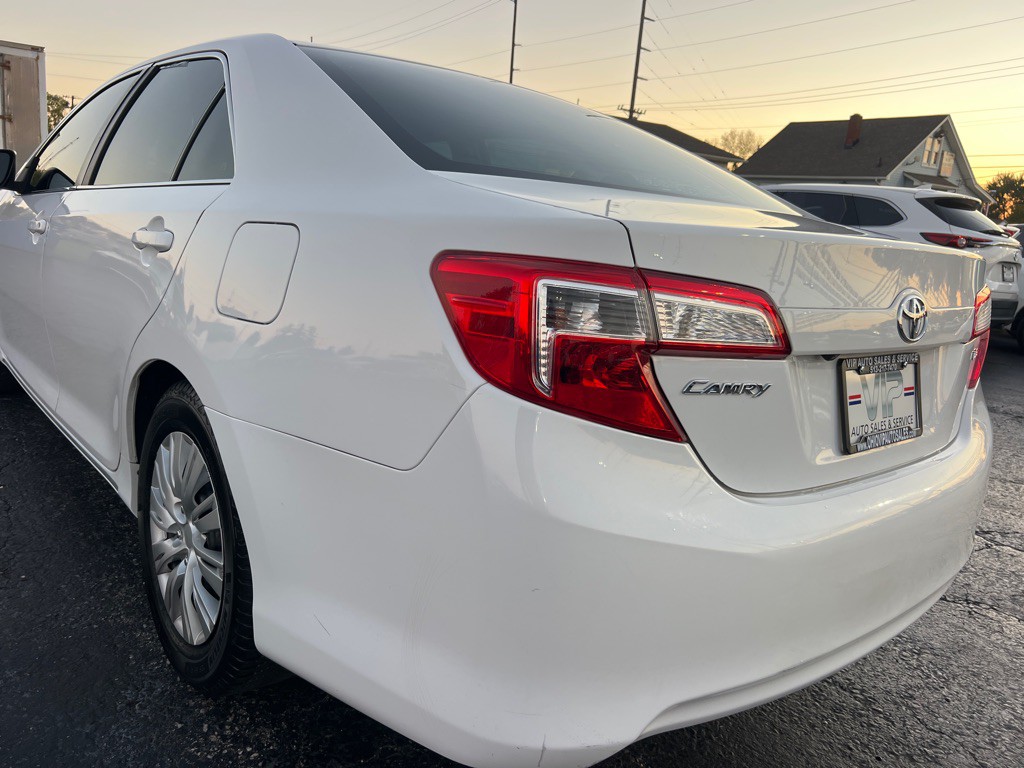 2014 Toyota Camry Image 5