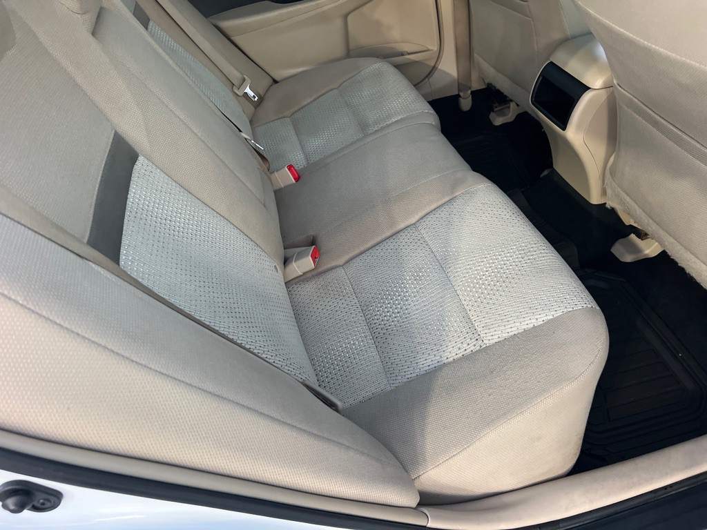 2014 Toyota Camry Image 15