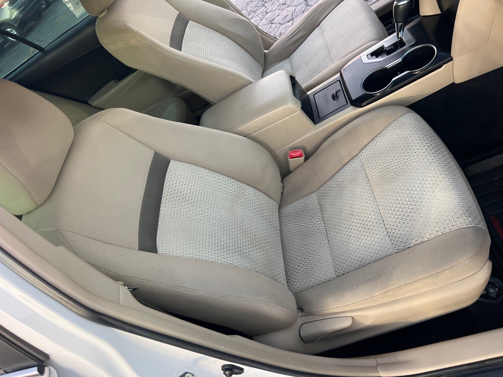 2014 Toyota Camry Image 20