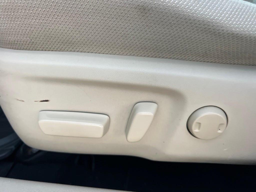 2014 Toyota Camry Image 25