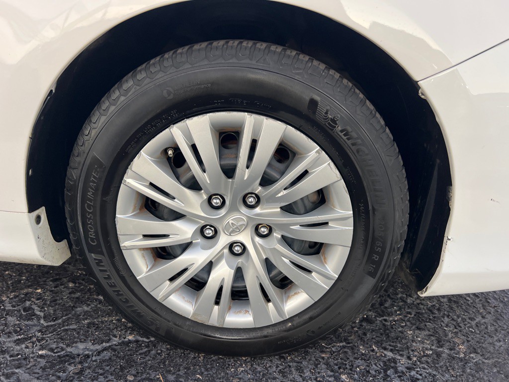 2014 Toyota Camry Image 41