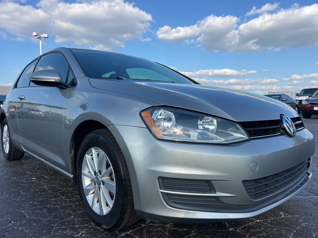 2015 Volkswagen Golf Image 1