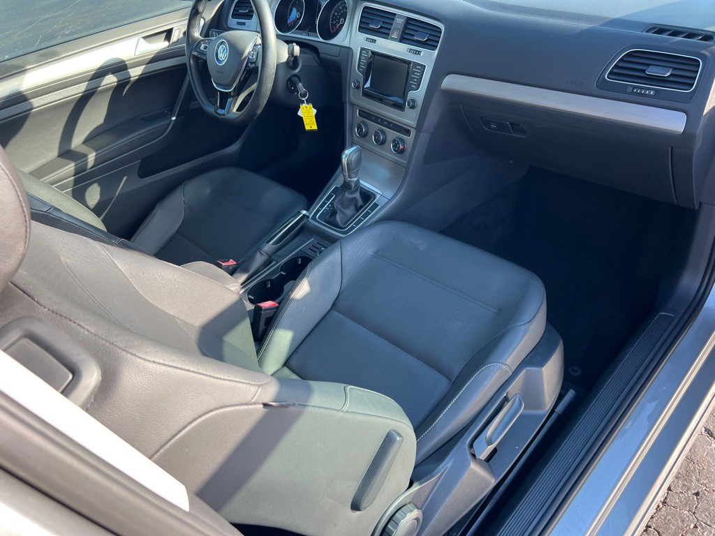 2015 Volkswagen Golf Image 17