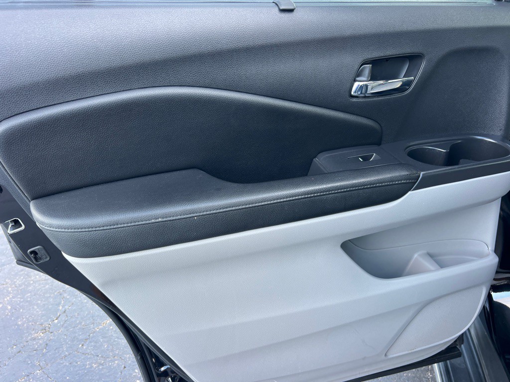 2017 Honda Pilot Image 13