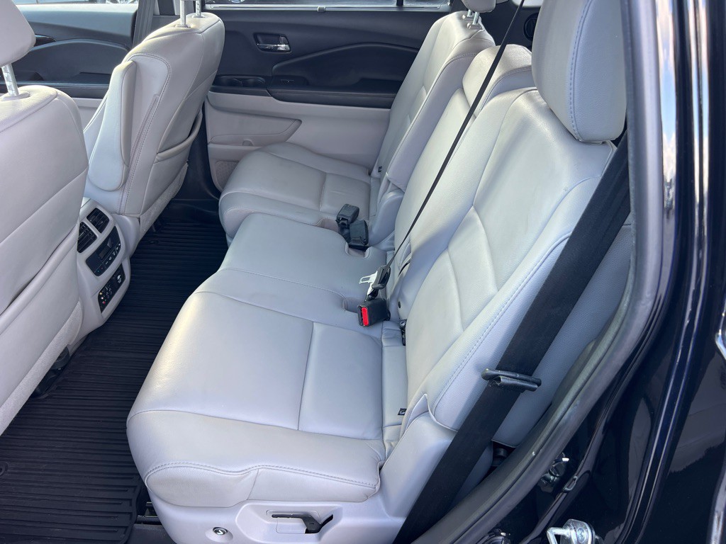 2017 Honda Pilot Image 14