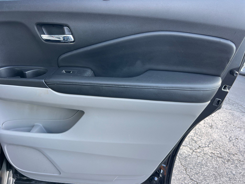 2017 Honda Pilot Image 21
