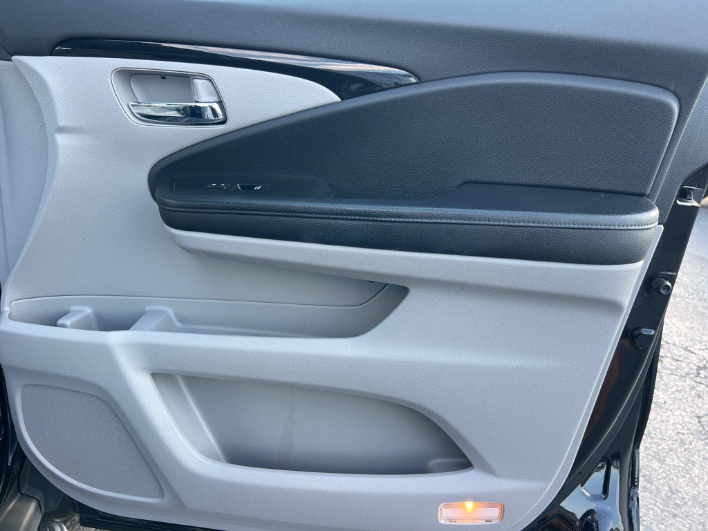 2017 Honda Pilot Image 27