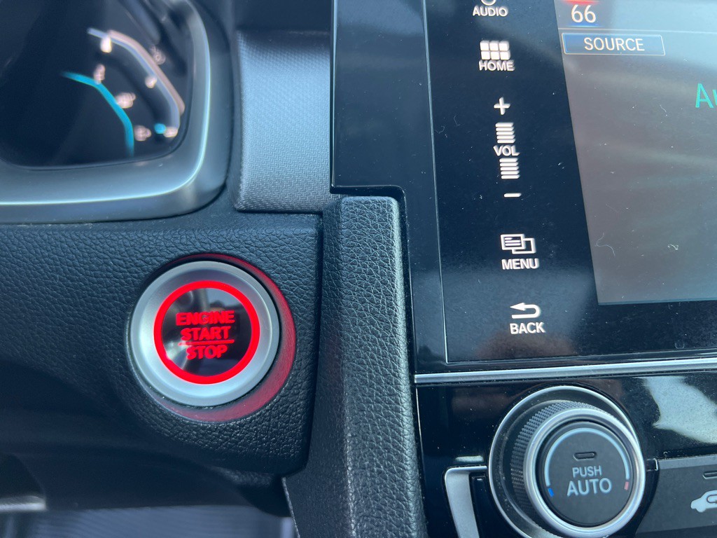 2016 Honda Civic Image 30
