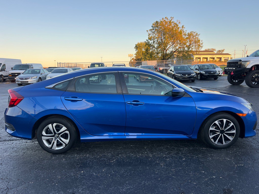 2018 Honda Civic Image 8