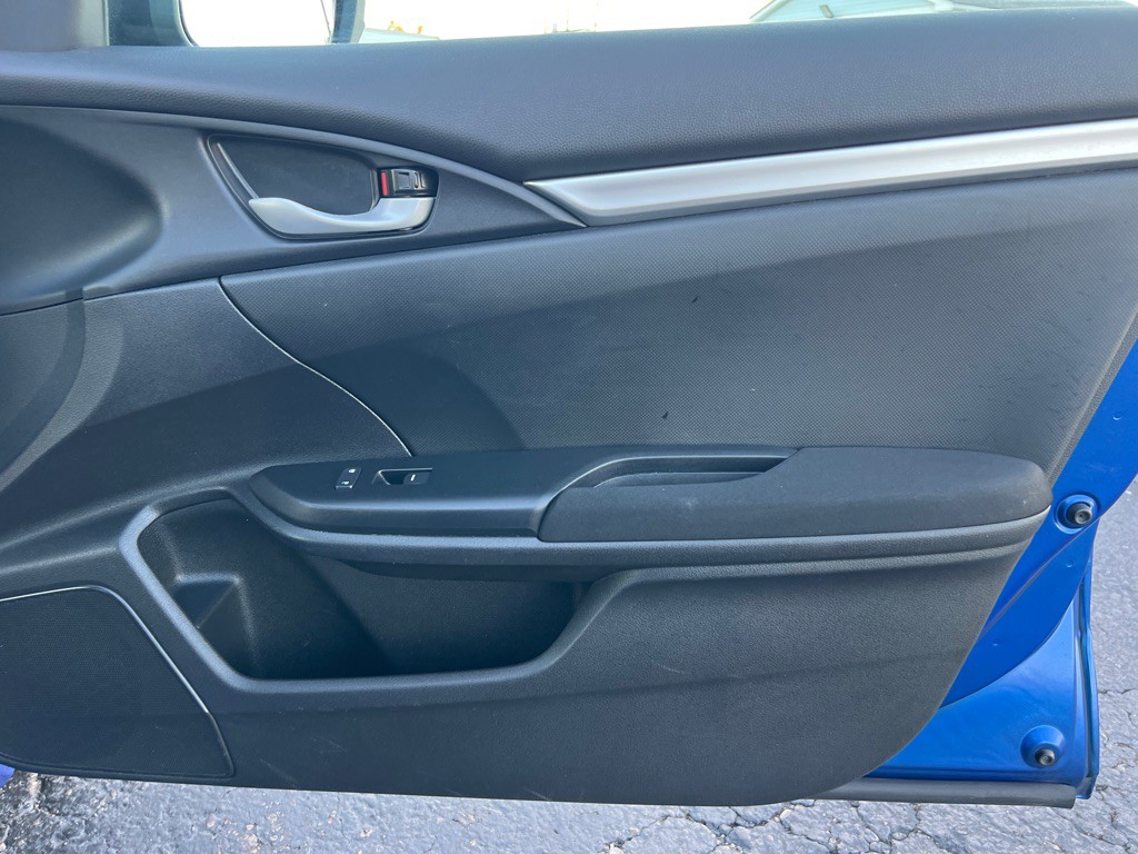 2018 Honda Civic Image 17