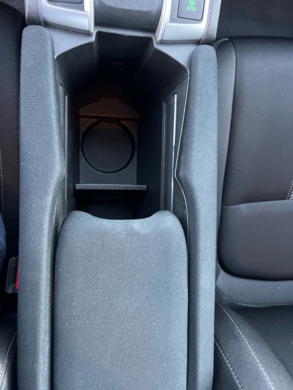 2018 Honda Civic Image 32