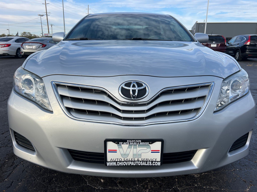 2011 Toyota Camry Image 2
