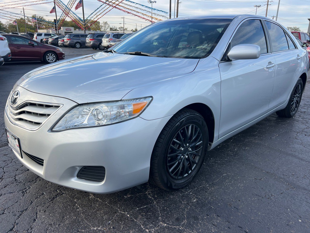2011 Toyota Camry Image 3
