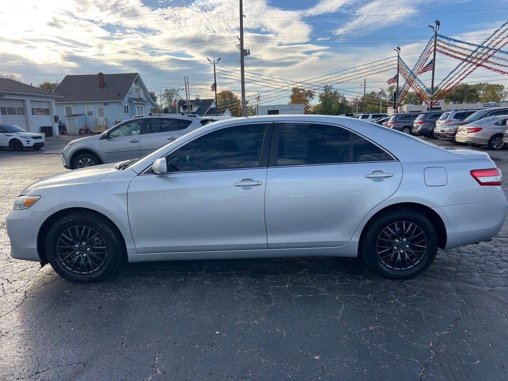 2011 Toyota Camry Image 4