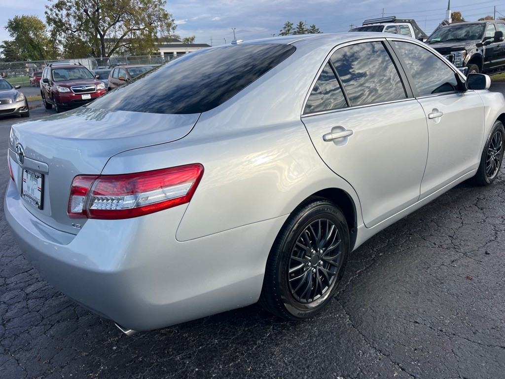 2011 Toyota Camry Image 7