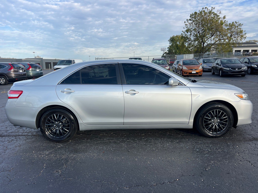 2011 Toyota Camry Image 8