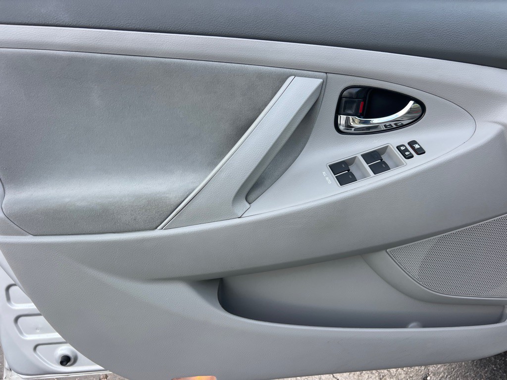 2011 Toyota Camry Image 10