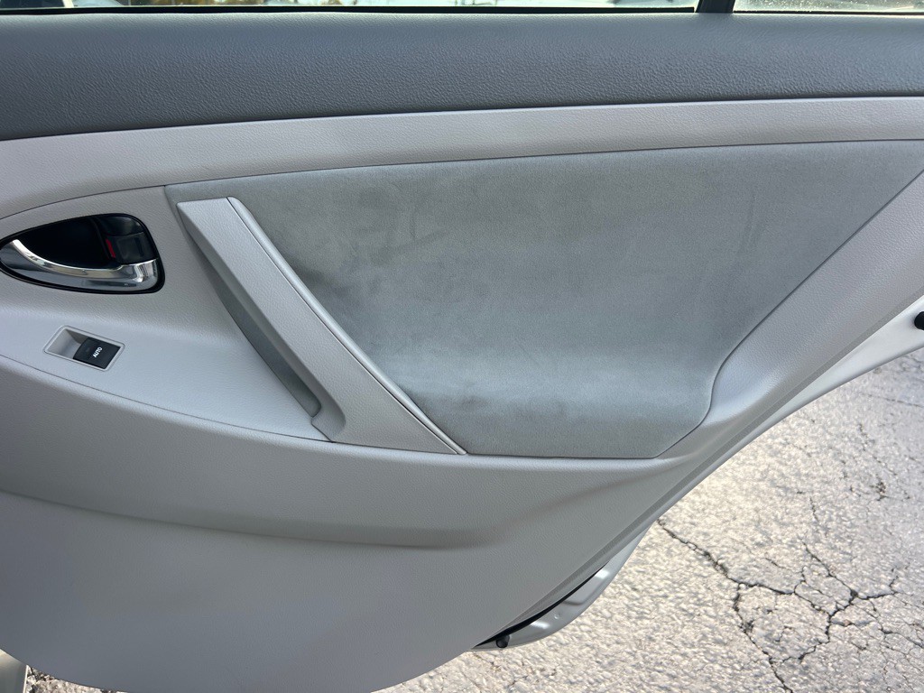 2011 Toyota Camry Image 14