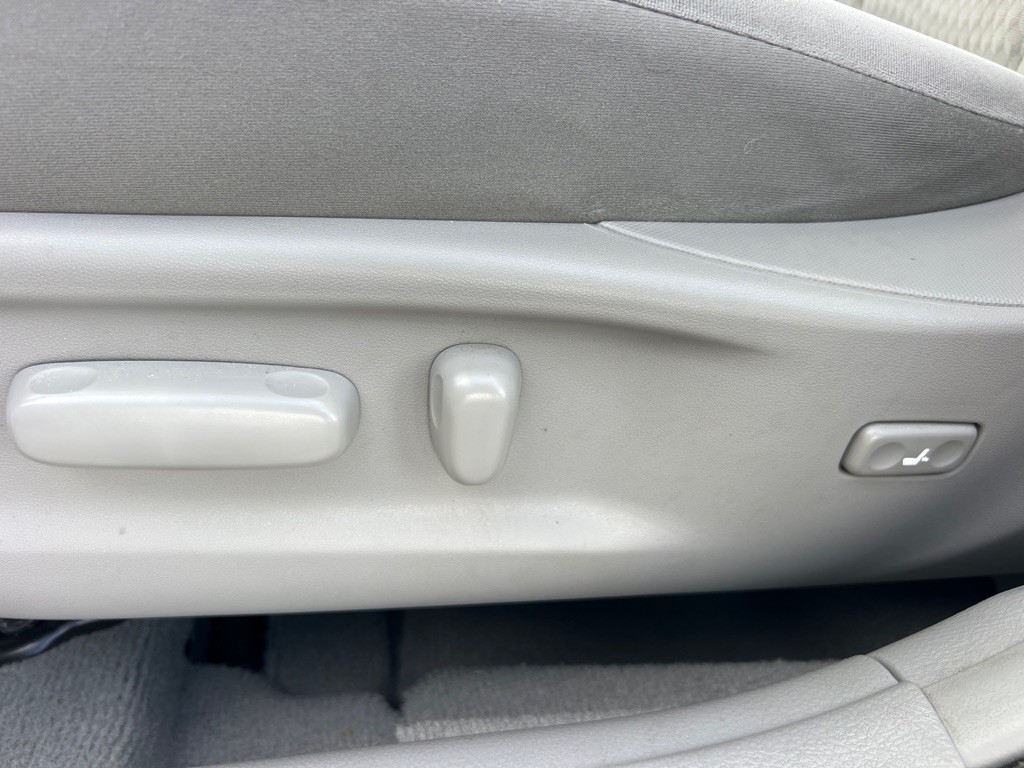 2011 Toyota Camry Image 24