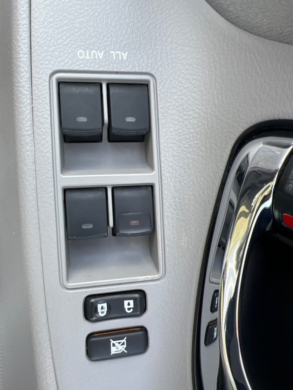 2011 Toyota Camry Image 25