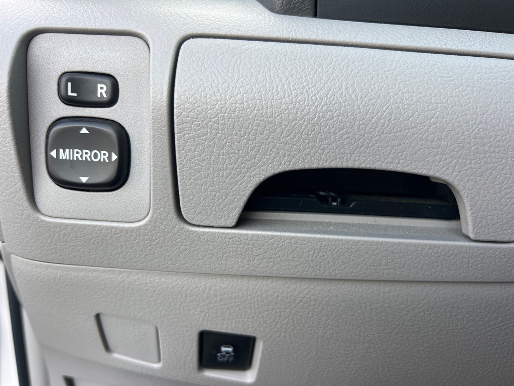 2011 Toyota Camry Image 26