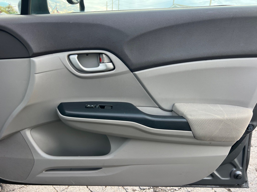 2012 Honda Civic Image 17