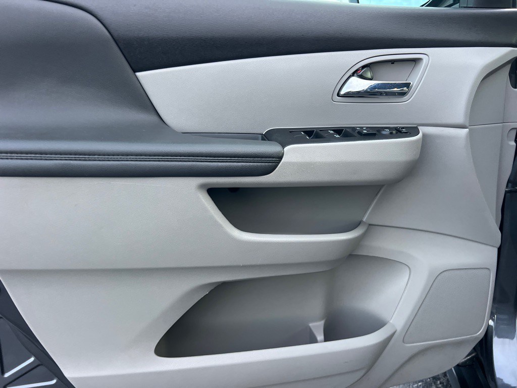 2016 Honda Odyssey Image 10