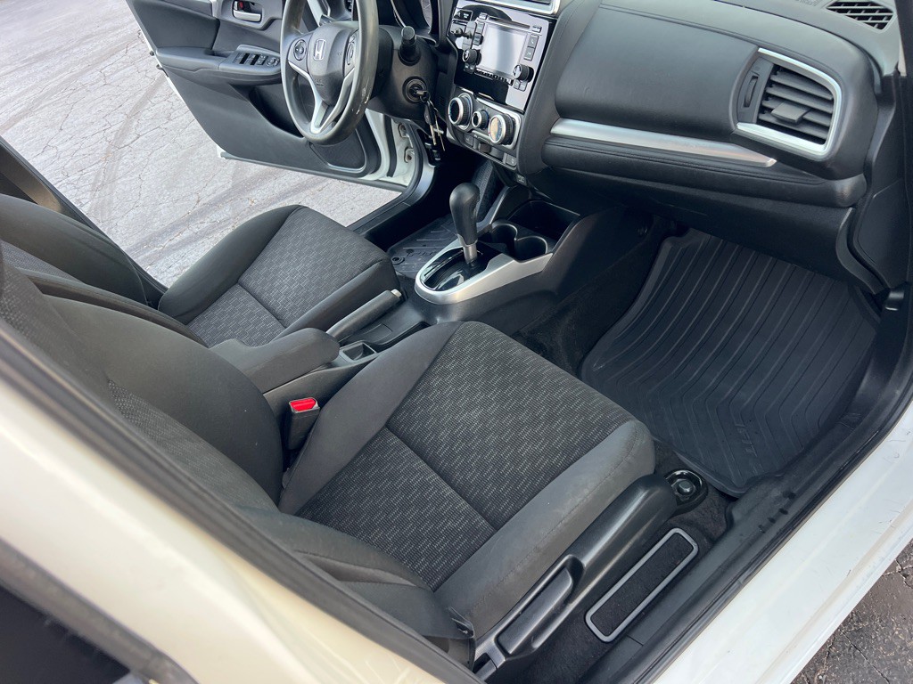 2015 Honda Fit Image 18