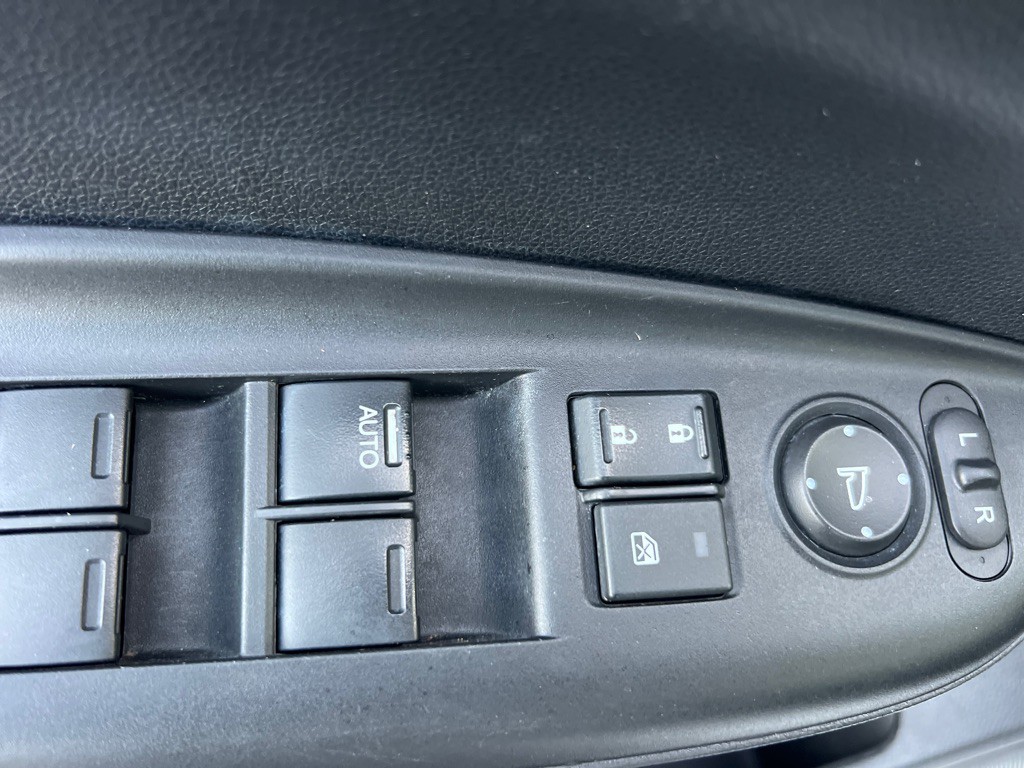 2015 Honda Fit Image 24