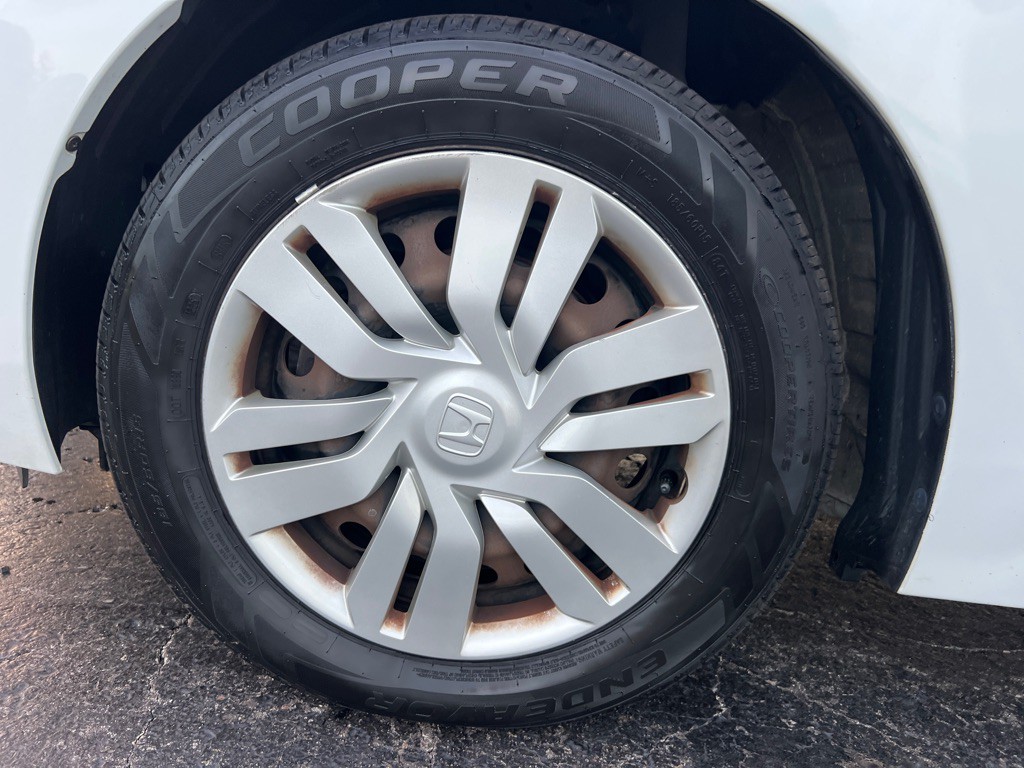 2015 Honda Fit Image 36