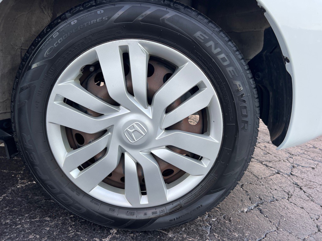 2015 Honda Fit Image 37