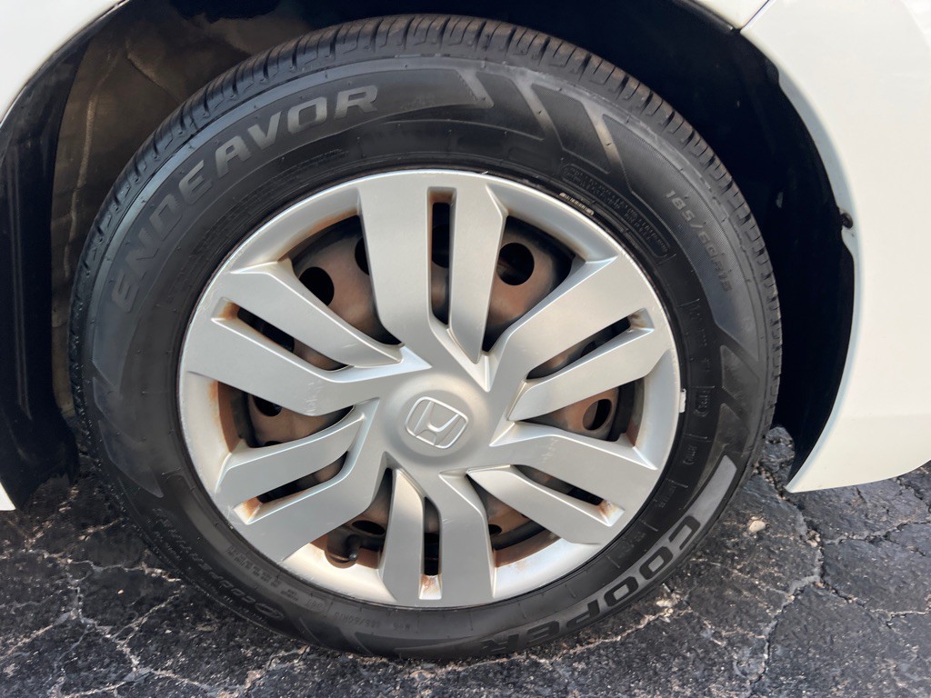 2015 Honda Fit Image 39