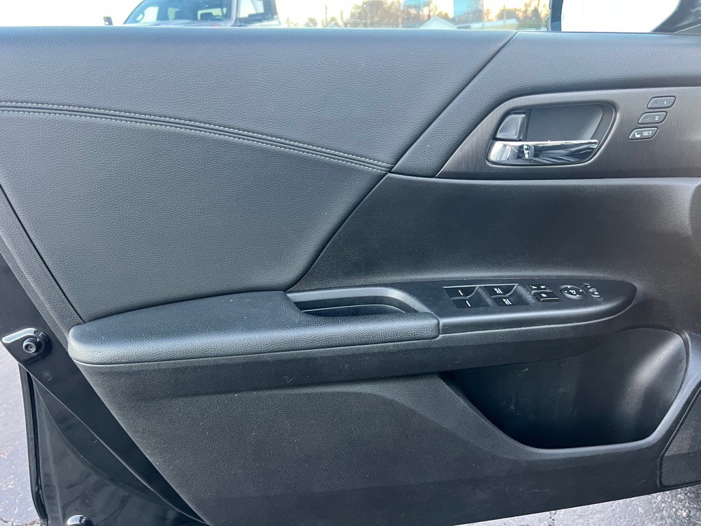 2013 Honda Accord Image 11