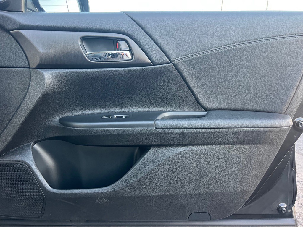 2013 Honda Accord Image 18