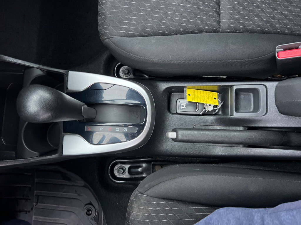 2018 Honda Fit Image 32