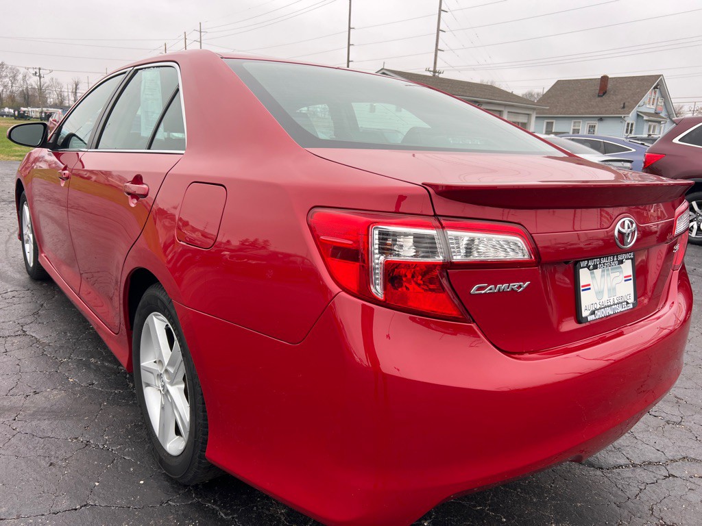 2014 Toyota Camry Image 5